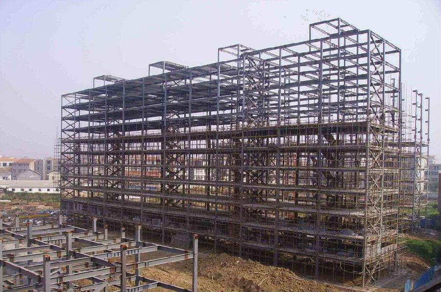 井冈山高层钢结构的支撑布置与构造应该符合哪些要求